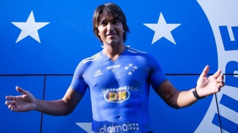 Moreno Martins con la camiseta pintada de Cruzeiro