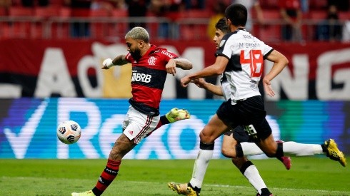 Flamengo es el segundo brasileño en avanzar a semis de Libertadores.