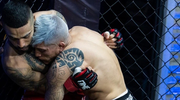 Muaiad tuvo su revancha de Pacheco y es campeón de peso mosca de LFN. Foto: Productora One