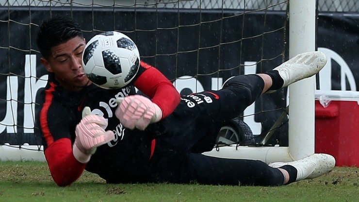 Brayan Cortés, arquero chileno de Colo Colo