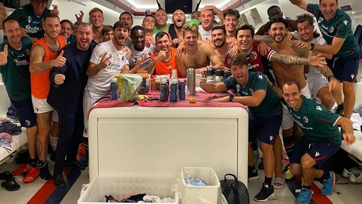 Bologna celebra con Gary Medel en la liga italiana