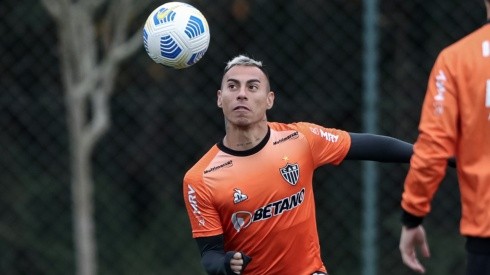 Eduardo Vargas se puso juguetón después de la gran definición de su último gol con la camiseta de Atlético Mineiro