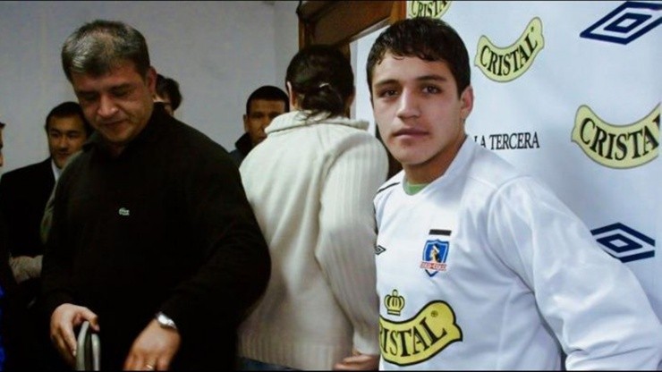 Alexis Sánchez en su presentación en Colo Colo