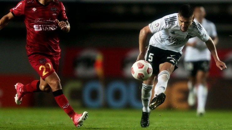Leonardo Gil, mediocampista chileno de Colo Colo