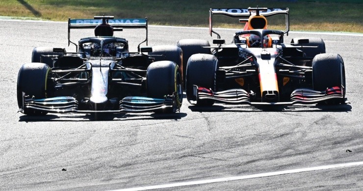 Lewis Hamilton y Max Verstappen tendrán un papel secundario en la grilla de partida. (Foto: Getty)