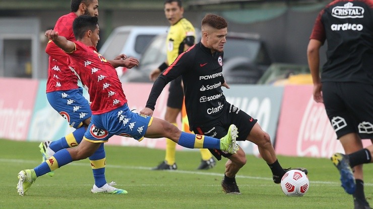 Leonardo Gil, mediocampista chileno de Colo Colo