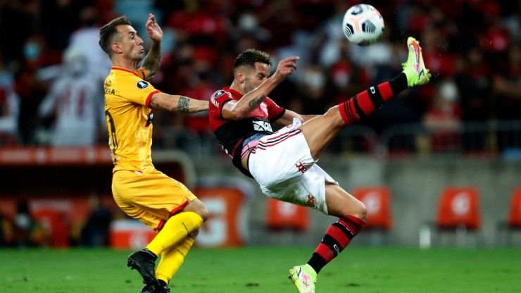 Mauricio Isla, jugador chileno del Flamengo de Brasil