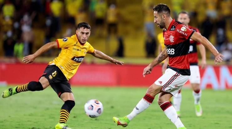 Mauricio Isla fue titular en el duelo de Flamengo de la noche del miércoles en Guayaquil, donde vencieron a Barcelona para instalarse en la final.