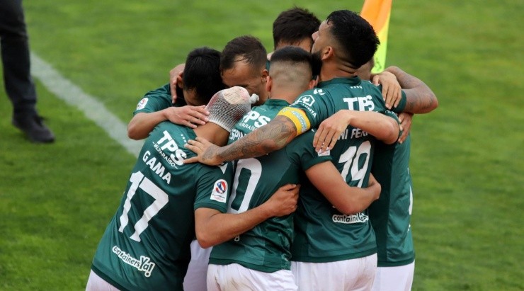 Santiago Wanderers llega con una racha de cuatro triunfos en su carrera como colistas por salir de la zona roja.