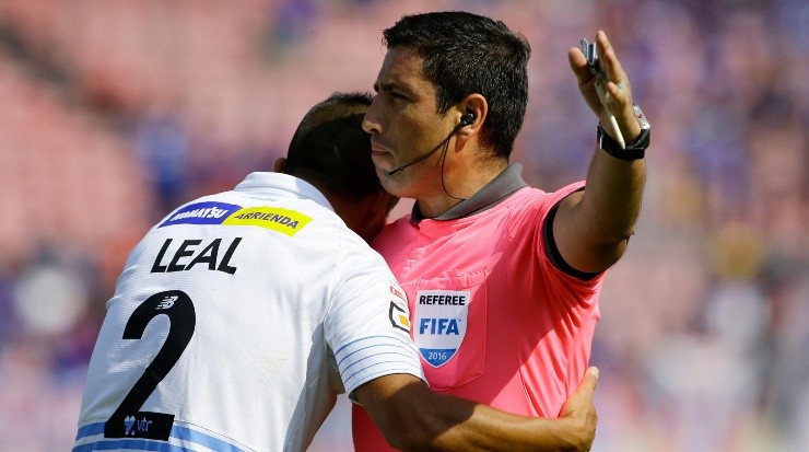 Para Gamboa hay que esperar y los árbitros acatar las nuevas ideas que trae Javier Castrilli, donde asegura que el tiempo dirá si fue una buena decisión.