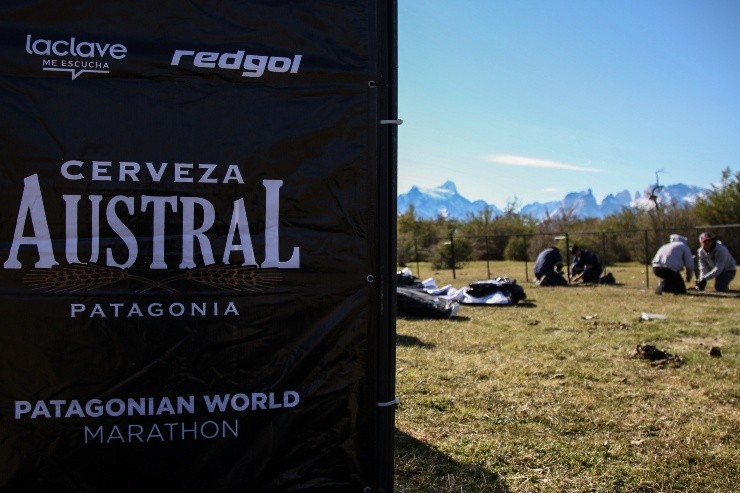 RedGol también forma parte del Patagonian World Marathon en Torres del Paine junto a Radio La Clave. Foto: Javier Navarro.