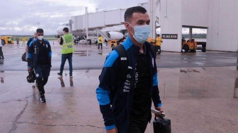 Esta tarde viajó Paraguay en un vuelo directo desde Asunción hasta Santiago para disputar las Eliminatorias. Foto: @Albirroja