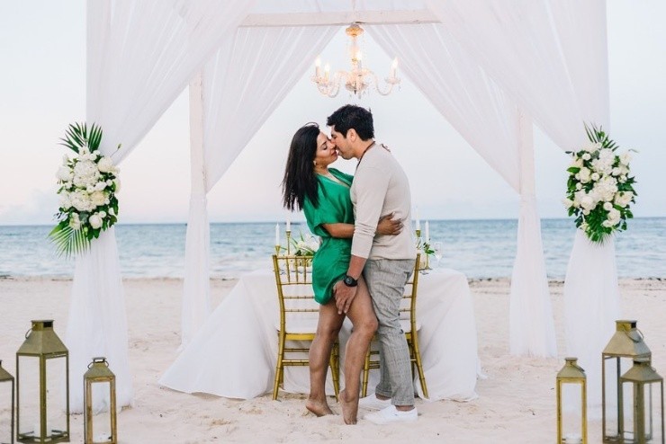 Mariela Montero presenta a su nueva pareja con románticas postales.(3)