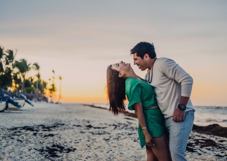 Mariela Montero presenta a su nueva pareja con románticas postales.(5)