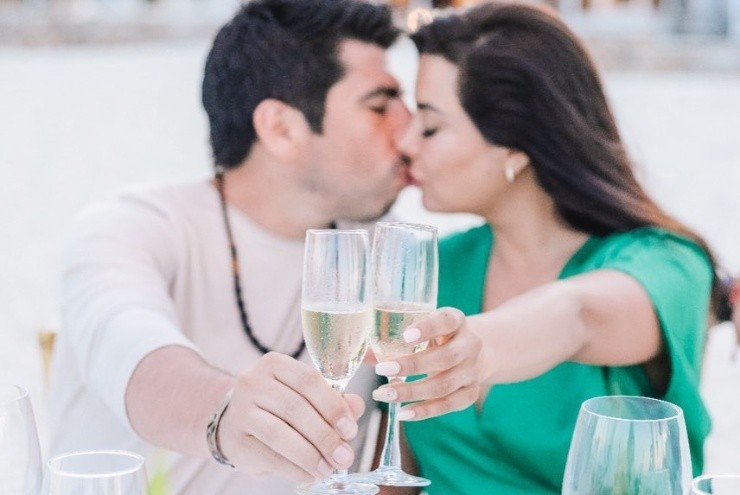 Mariela Montero presenta a su nueva pareja con románticas postales.(6)