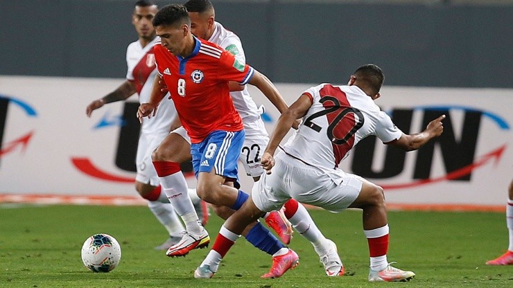 El ingreso de Marcelino Núñez por Charles Aránguiz es una de las novedades de Chile para enfrentar a Venezuela esta noche por Eliminatorias para Qatar 2022