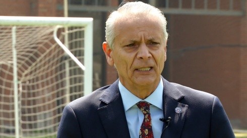 Javier Castrilli manifestó su indignación por el comportamiento de los futbolistas en Chile, en materia de simulación y sobreactuación