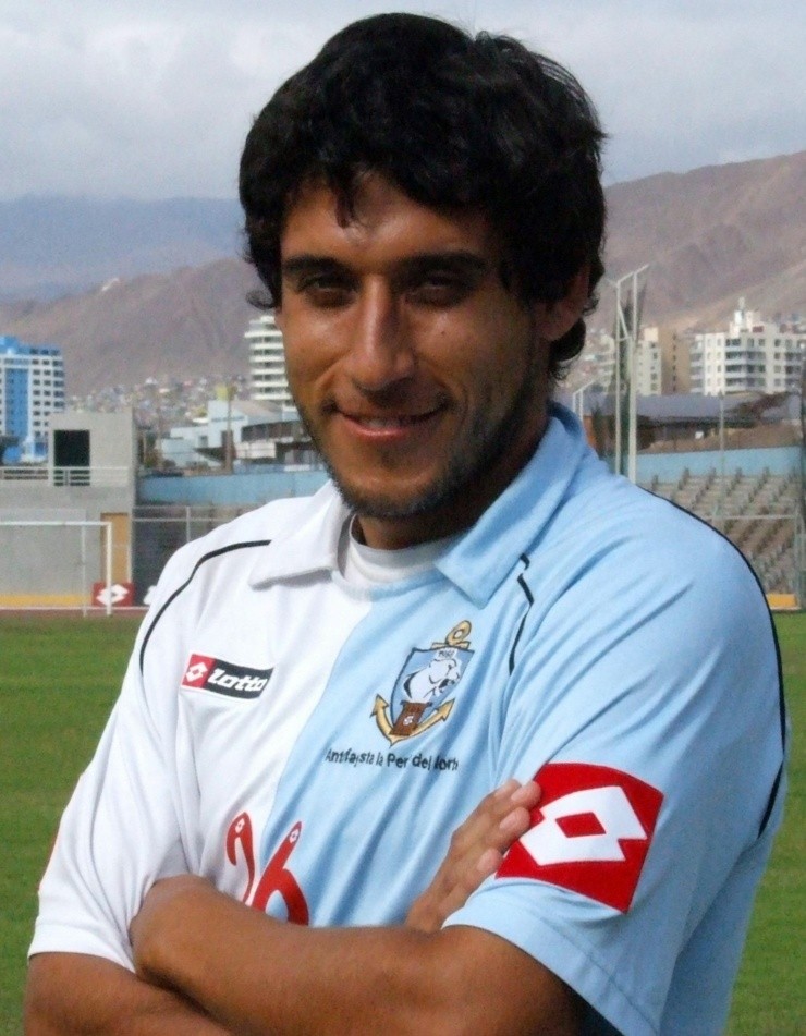 Rubén Bascuñán y la camiseta que más vistió en el profesionalismo: Deportes Antofagasta