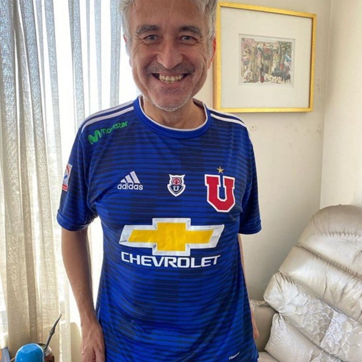 Jorge González también se puso la camiseta de Universidad de Chile