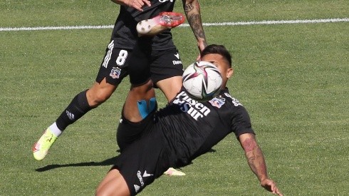 Colo Colo se queda con cinco jugadores y avanza la suspensión del partido con Wanderers.