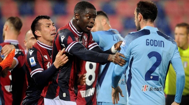 Gary Medel suma más de una década viviendo fuera del país pero no ha cambiado su domicilio electoral