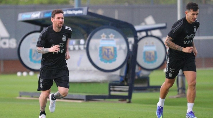 Messi se entrena diferenciando por minutos para cuidar su físico para el viernes