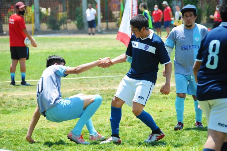El evento fue liderado por la ONG Olimpiadas Especiales y tuvo como flamante campeón a la Escuela Especial Los Copihues de San Joaquín. | Foto: Olimpiadas Especiales.