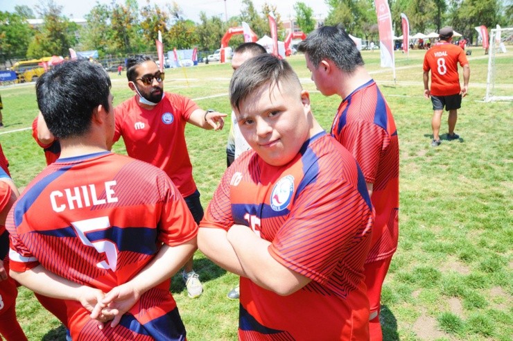 Algunos de los equipos participantes de la Copa de Fútbol Olimpiadas Especiales, que contó con el apoyo de Scotia. | Foto: Olimpiadas Especiales.