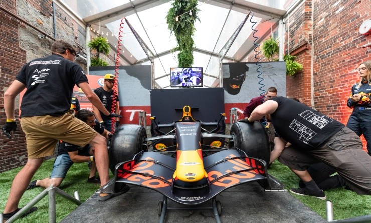 El simulador de Pit Stop de Red Bull recorre Santiago con dos nuevos puntos. | Foto: Red Bull.