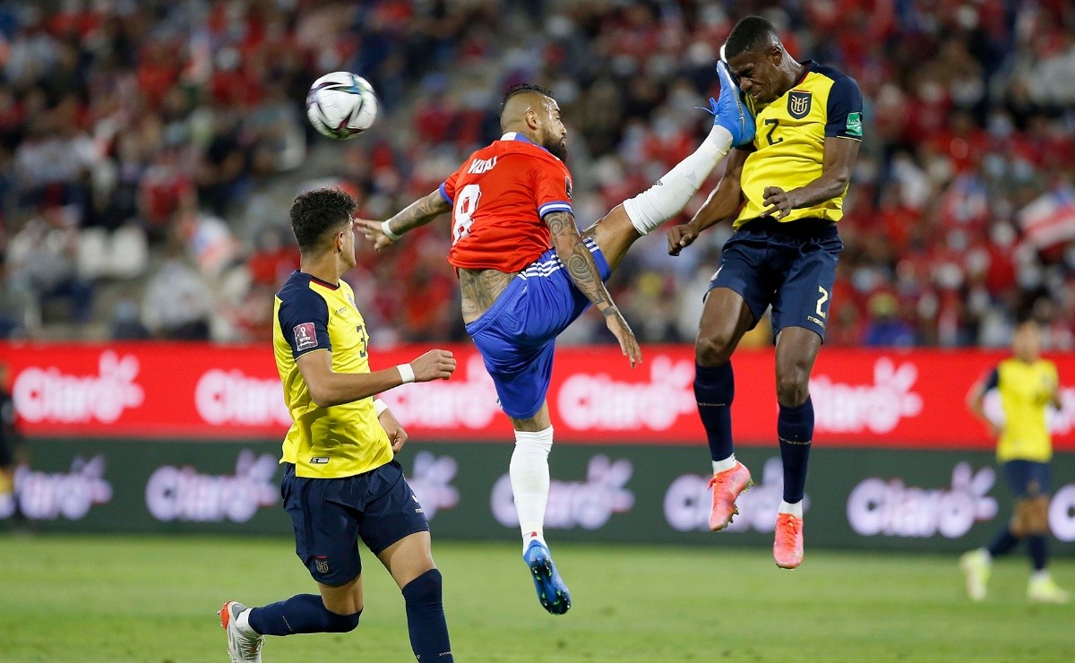 Chile vs Ecuador | Vidal al borde de las lágrimas: expulsado a los 12' por un patadón fortuito a Hincapié