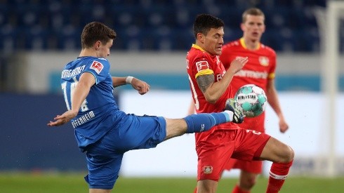 Charles Aránguiz no juega desde octubre en Leverkusen.