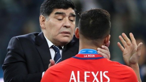 Alexis y Maradona compartieron en la Copa Confederaciones