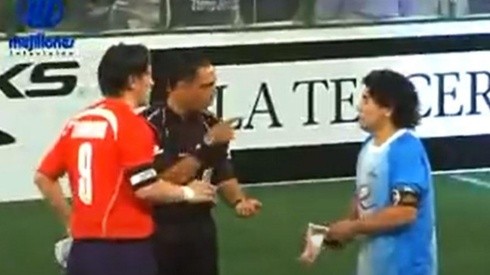 Zamorano y Maradona en el showbol