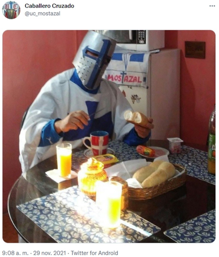 Twitter Caballero Cruzado desayuno marraqueta pan dulce te