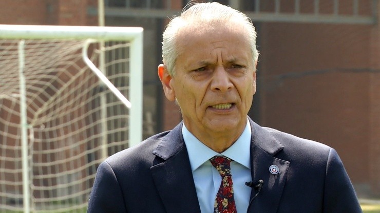 Javier Castrilli, presidente de la Comisión de Árbitros de la ANFP y uno de los jueces más emblemáticos del continente