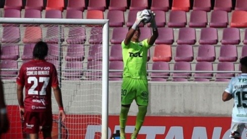 Joven portero de Santiago Wanderers arremete contra dirigencia y respalda a jugadores