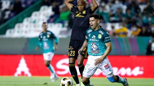 Víctor Dávila fue titular y disputó los 90 minutos y Meneses salió en el descuento.