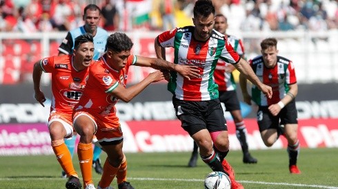 Carlos Villanueva se mantendrá con Palestino hasta 2022.