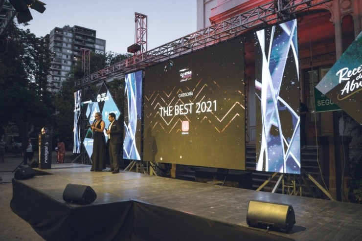 The Best 2021 fue presentado por Unimarc, quien también regaloneó a la triunfadora | Foto: Emilio Ramírez/RedGol.