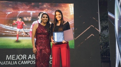 Natalia Campos fue elegida como la Mejor Arquera Budweiser en la gran Gala del Fútbol Femenino, premios Contragolpe, entregados hace unos días.