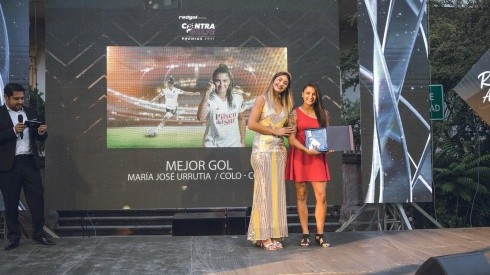María José Urrutia fue elegida con el Mejor Gol de la temporada 2021 de la Gala del Fútbol Femenino, Premios Contragolpe 2021.