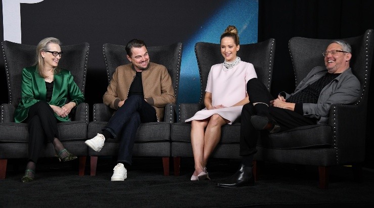 No Miren Arriba: Meryl Streep, Leonardo dIcarpio, Jennifer Lawrence y el director Adam McKay en la conferencia de presa por el lanzamiento de la película de Netflix.