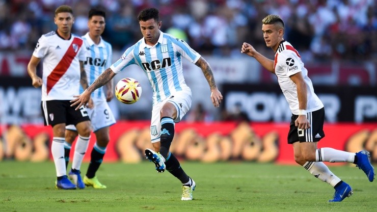 Eugenio Mena fue declarado contacto estrecho al regreso de los trabajos en River Plate