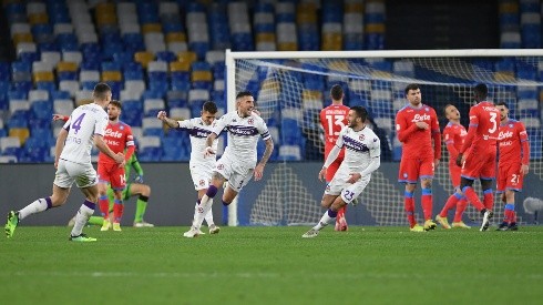La Fiorentina le ganó por 5-2 al Napoli en el tiempo extra y avanzó a los cuartos de final de la Copa Italia, y el chileno Erick Pulgar vio toda la acción desde la banca.