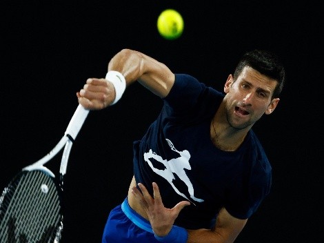 Novak Djokovic fue detenido en Australia en la espera de su audiencia