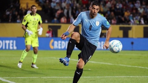 Luis Suárez encabeza la lista de Uruguay con Diego Alonso.