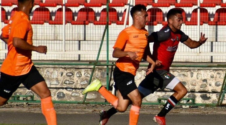 El cuadro Loino igualó sin goles en su primer amistoso de la gira por Santiago | Foto: Instagram.