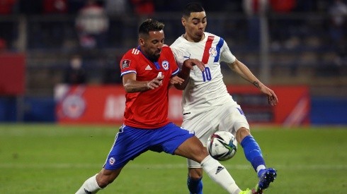 Mauricio Isla sigue al margen de la selección por dar positivo en el ingreso a Chile.
