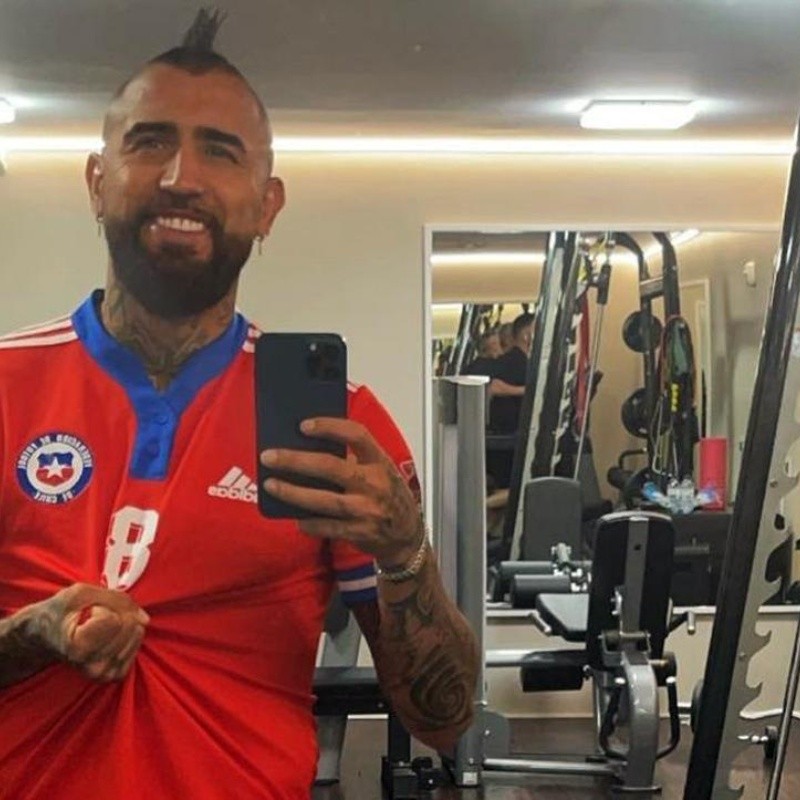 Arturo Vidal con camiseta la selección chilena para en las Eliminatorias Qatar 2022