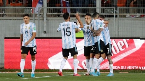 Argentina se puso 1-2 frente a Chile en Calama con el gol de Lautaro Martínez.